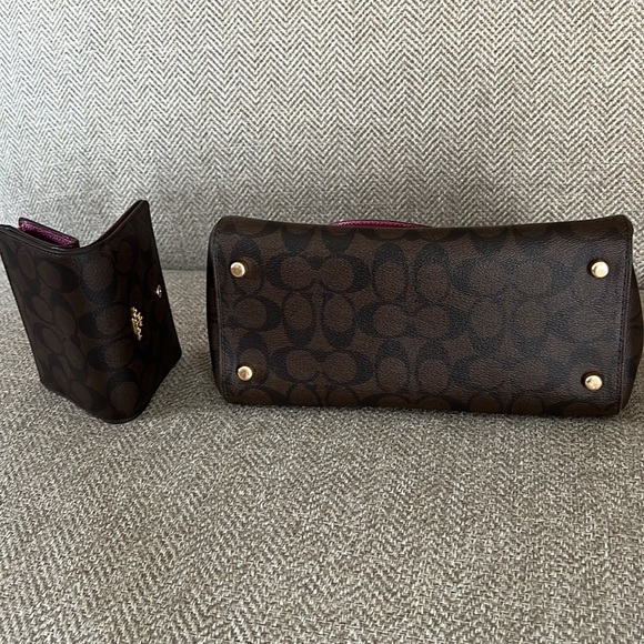 Coach doctor purse and matching wallet set - Picture 7 of 7